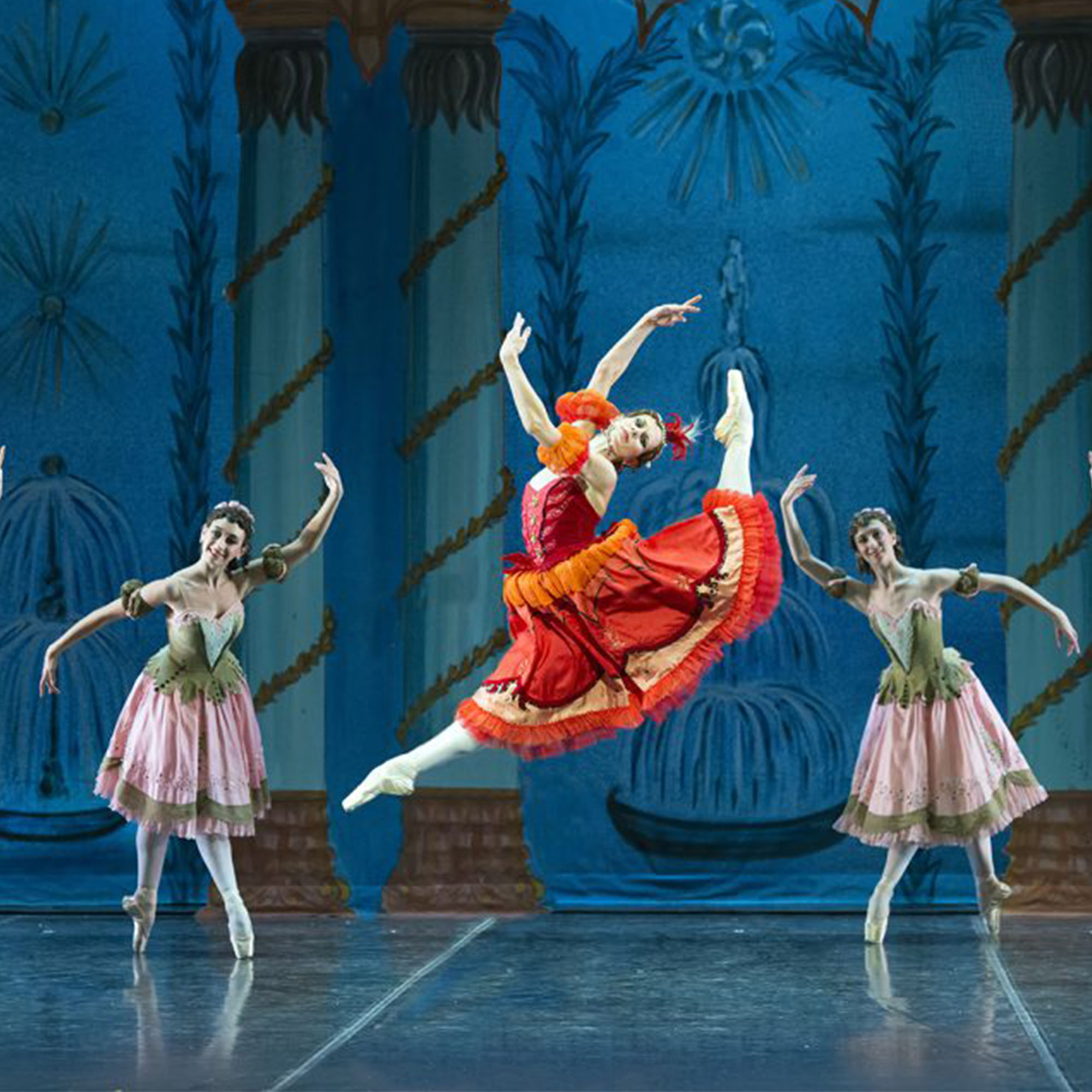 5c3cfb455e6f3c9e29984943_anton